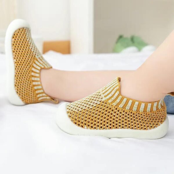 Slip on water shoes - Image 5